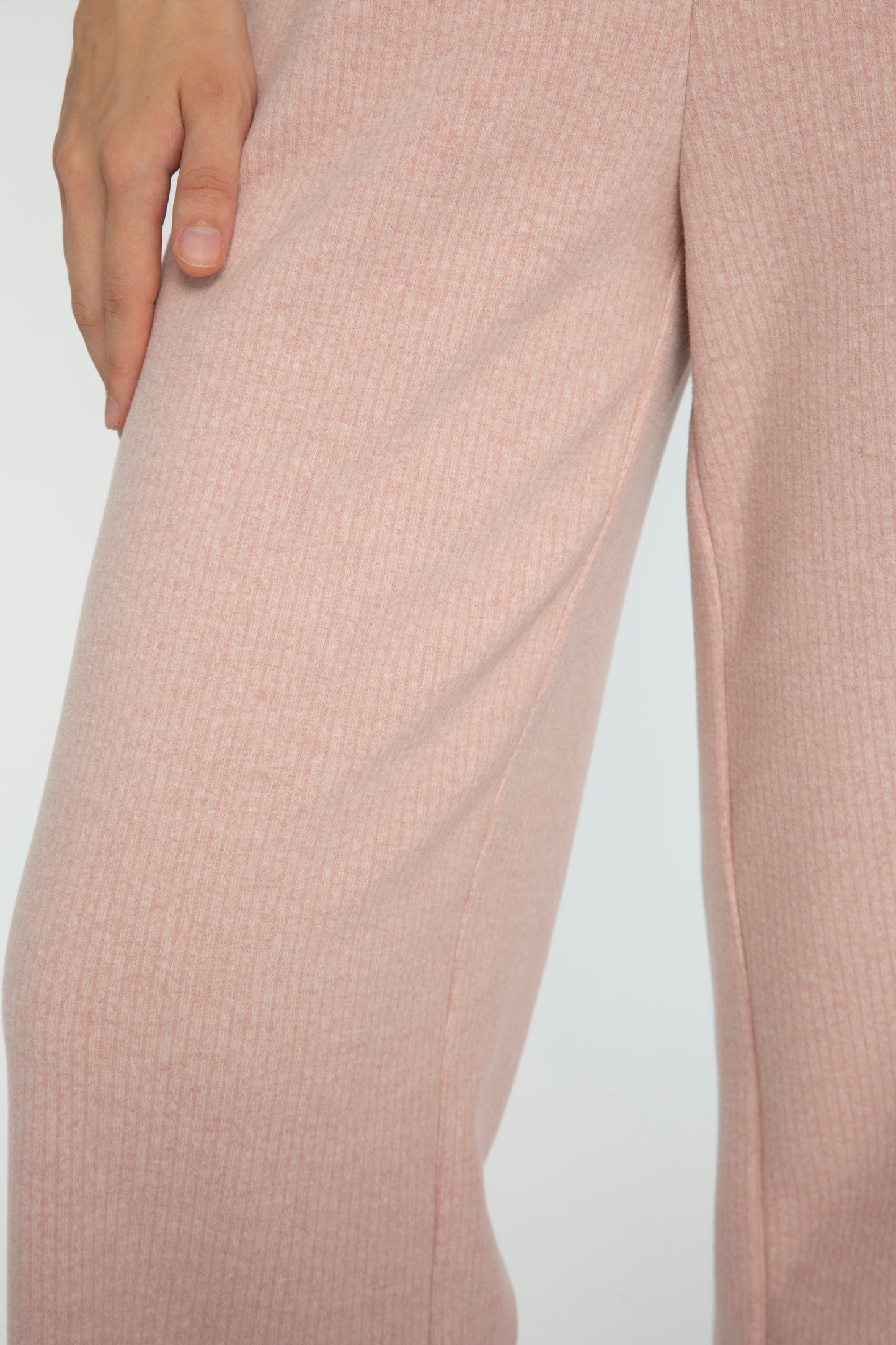 66YC24033(Pants in the picture)