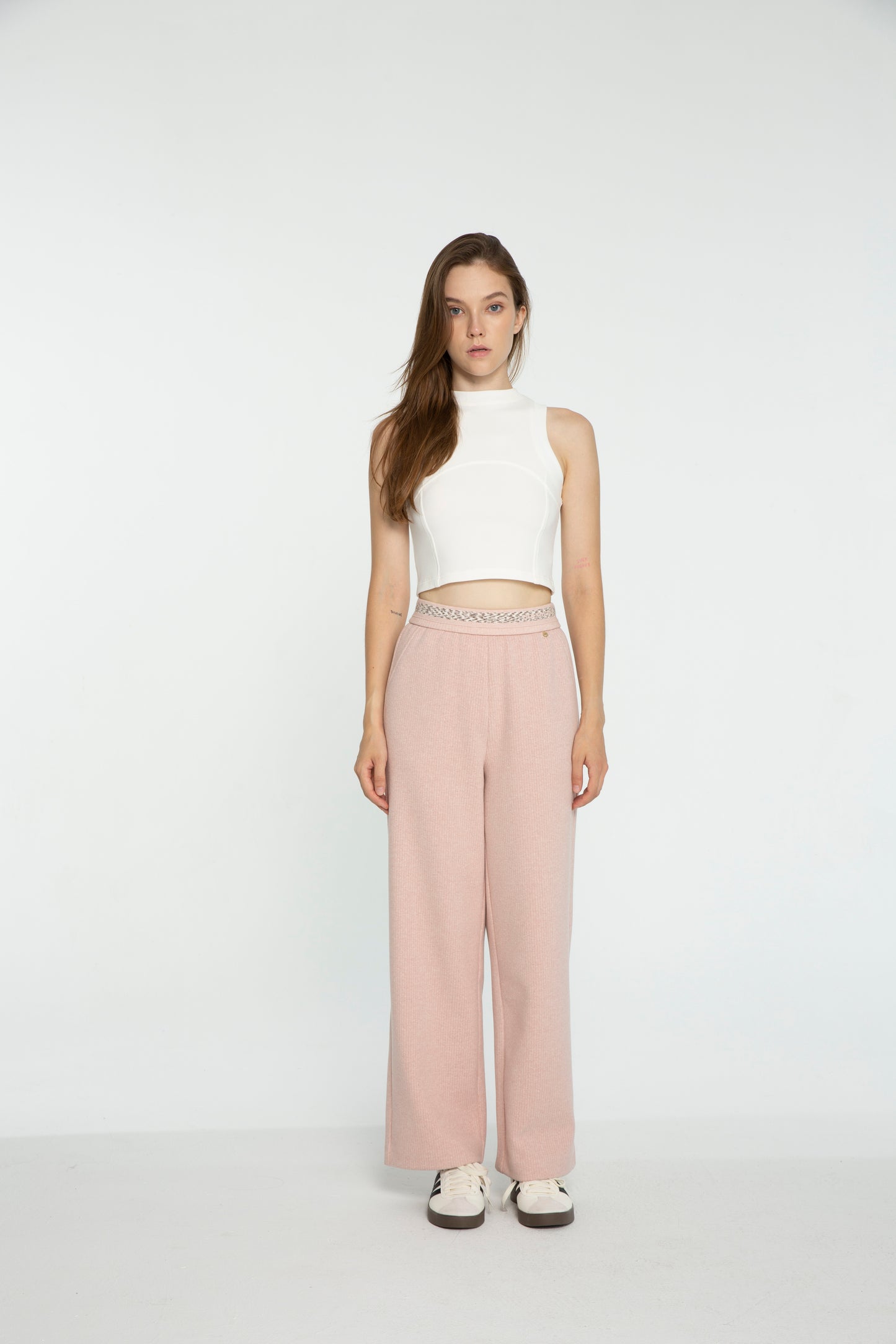 66YC24033（Pants in the picture）
